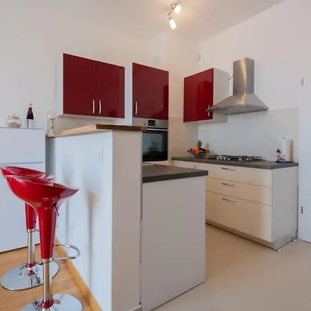 Melani Apartment
