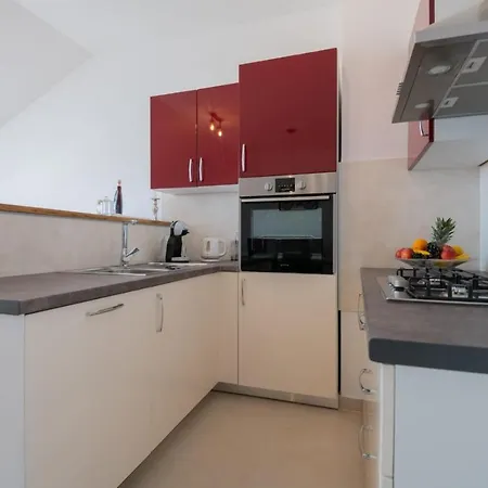 Melani Apartment